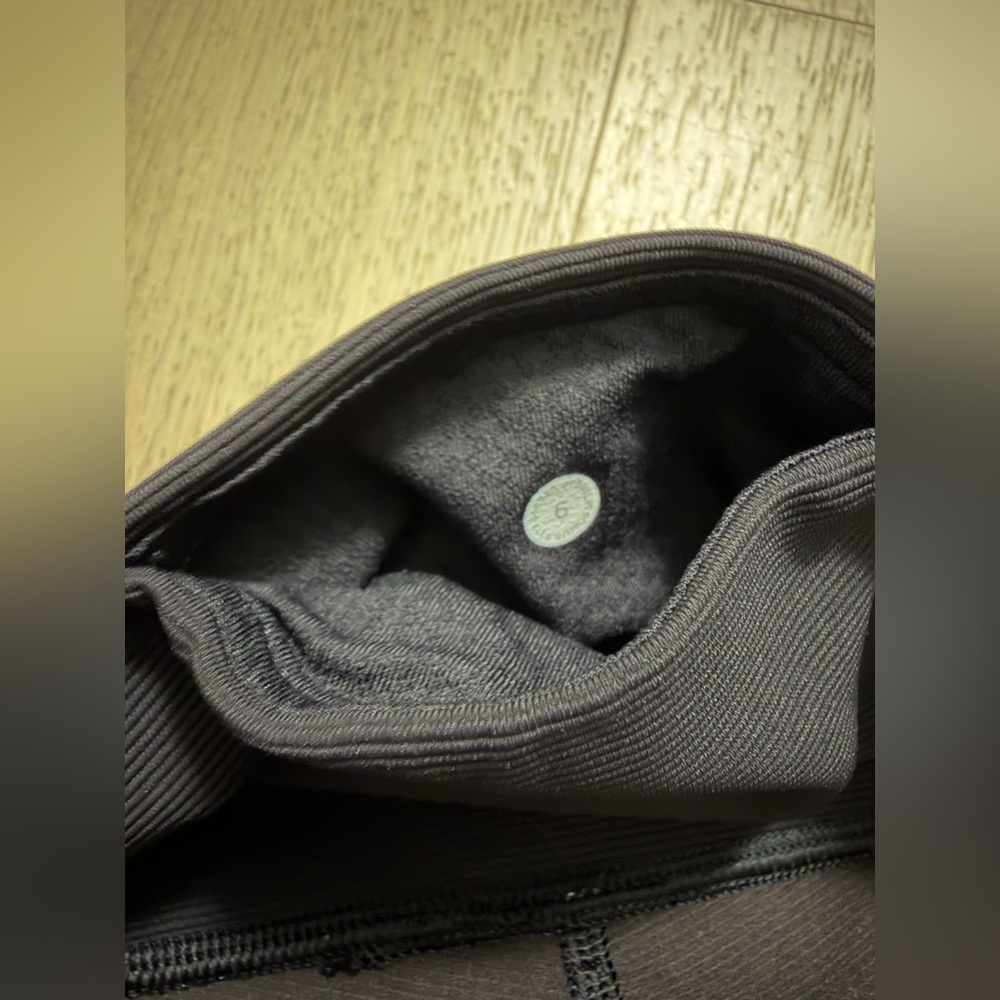 LULULEMON On Repeat Tight *28"- Black (size 6) - Picture 5 of 7